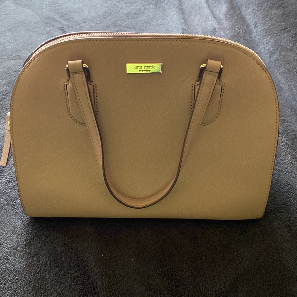 Kate spade dome satchel crossbody bag in EUC ❤️